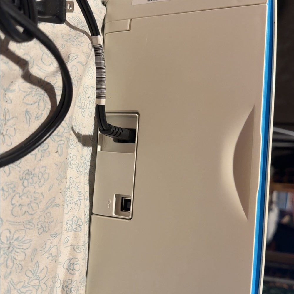 HP Cable Connector - Black and Cream